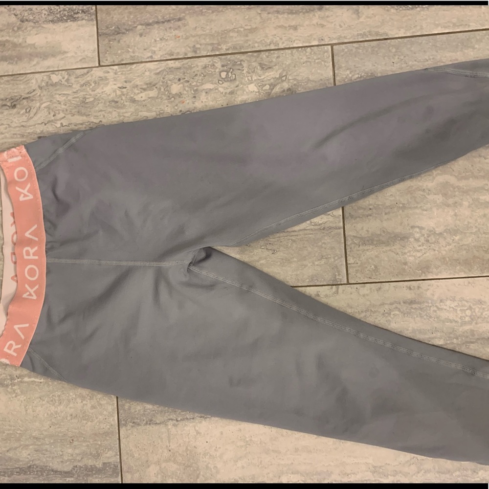 KORA leggings